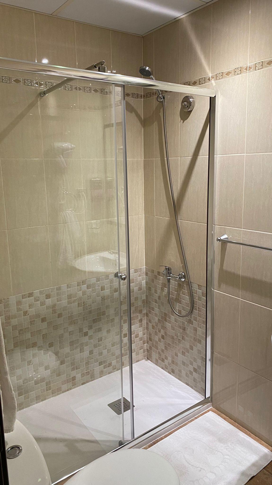 Hotel Complutense อัลกาลาเดเอนาเรส ภายนอก รูปภาพ
