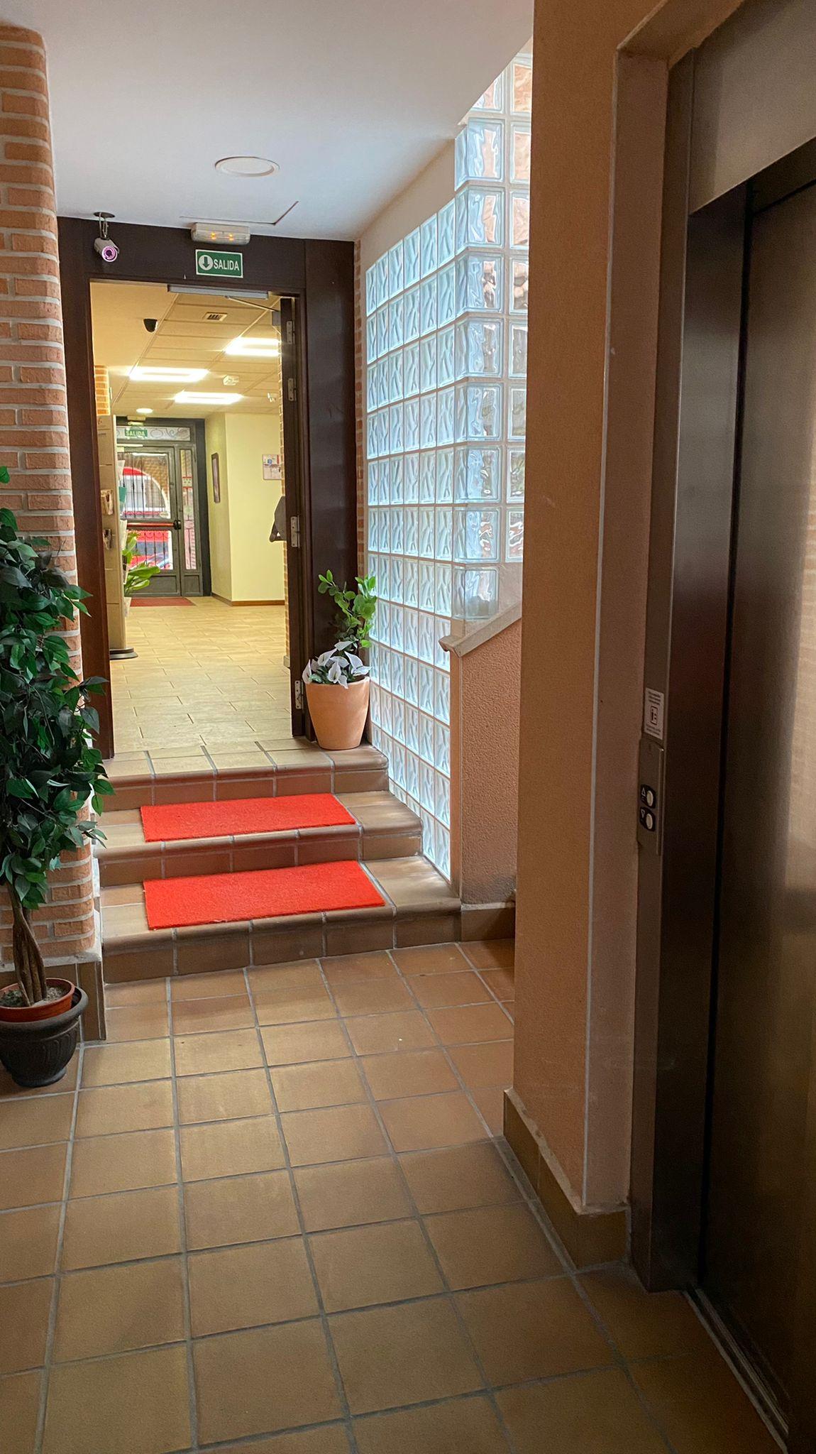 Hotel Complutense อัลกาลาเดเอนาเรส ภายนอก รูปภาพ