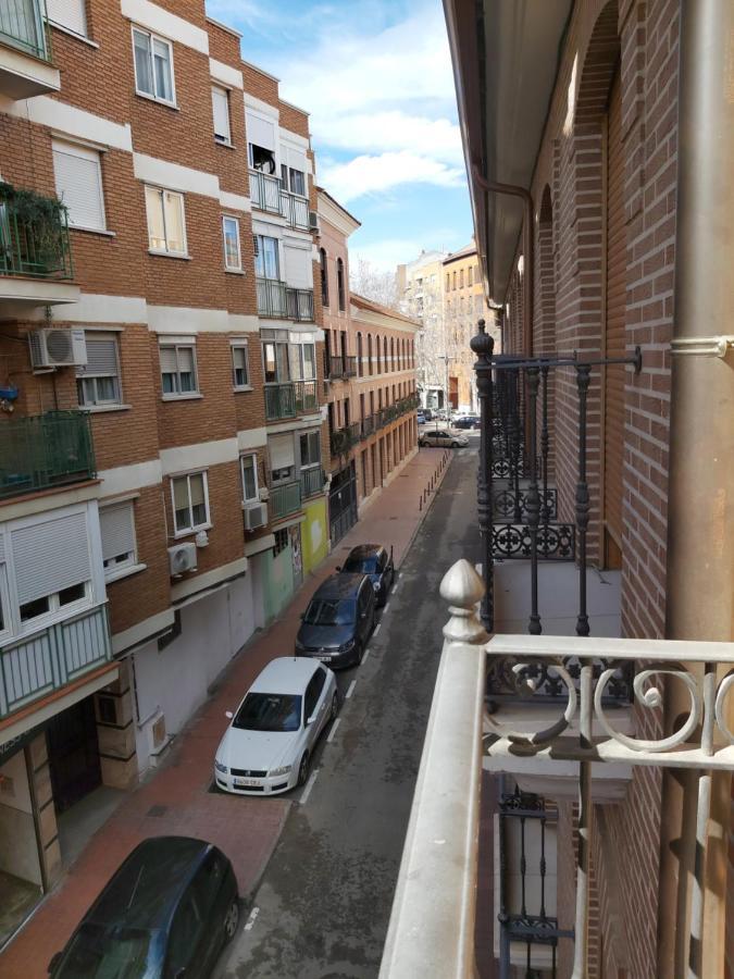 Hotel Complutense อัลกาลาเดเอนาเรส ภายนอก รูปภาพ